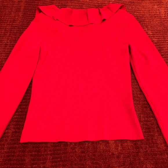Red Long-Sleeve Ruffled Crop Top (Ribbed) - Picture 13 of 14